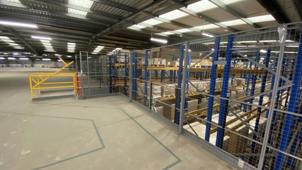 Pilgrims Walk, Coventry à louer - Photo de l’immeuble – Image 2 sur 5