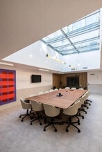 83 Rue La Boétie, Paris à louer Photo de l’immeuble– Image 1 sur 4