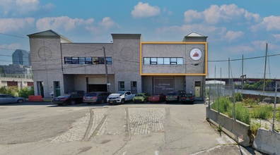 53-21 Vernon Blvd, Long Island City, NY à louer Photo de l’immeuble– Image 1 sur 6