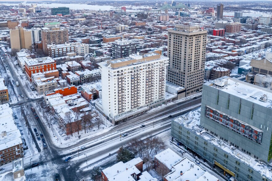 3555 Rue Berri, Montréal, QC à louer - Photo de l’immeuble – Image 2 sur 28