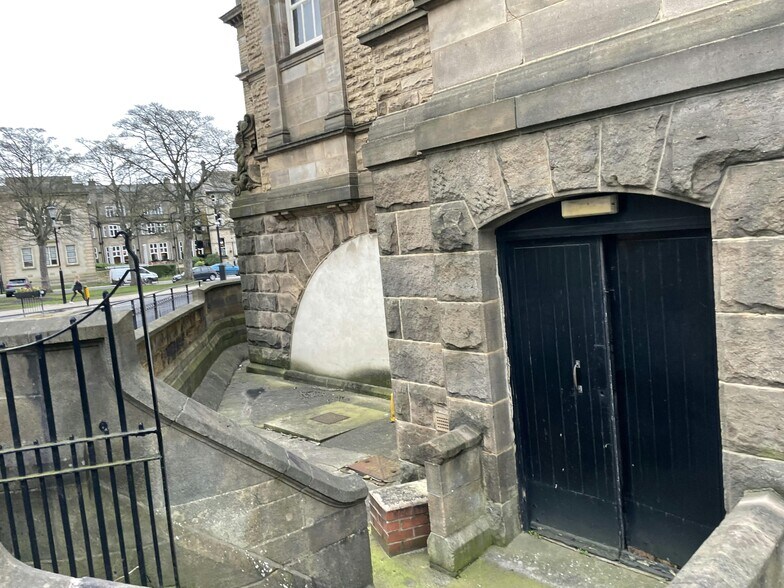 Crescent Rd, Harrogate à louer - Photo de l’immeuble – Image 2 sur 6