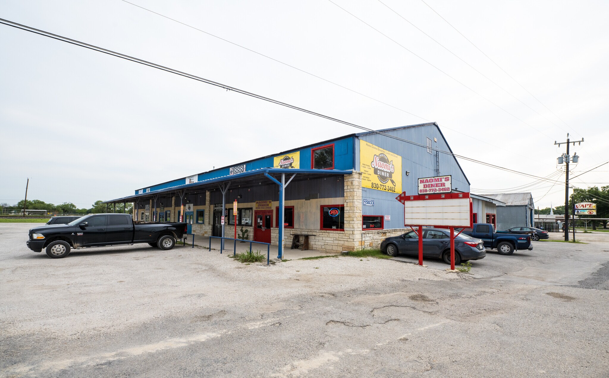 15033 Main St, Lytle, TX à louer Photo principale– Image 1 sur 6