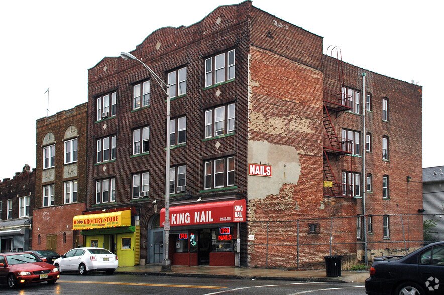 80 Martin Luther King Jr Dr, Jersey City, NJ à vendre - Photo de l’immeuble – Image 1 sur 4