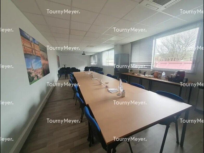 Bureau dans Carbon-Blanc à louer - Photo de l’immeuble – Image 3 sur 7