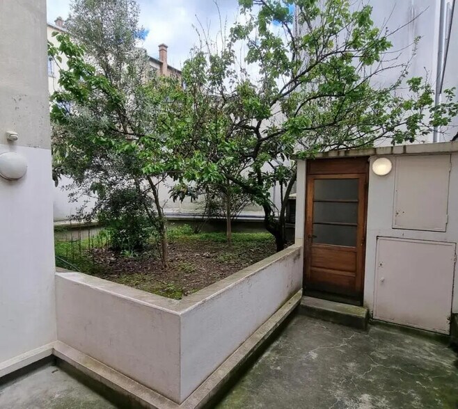 Local commercial dans Vincennes à vendre - Photo de l’immeuble – Image 3 sur 10