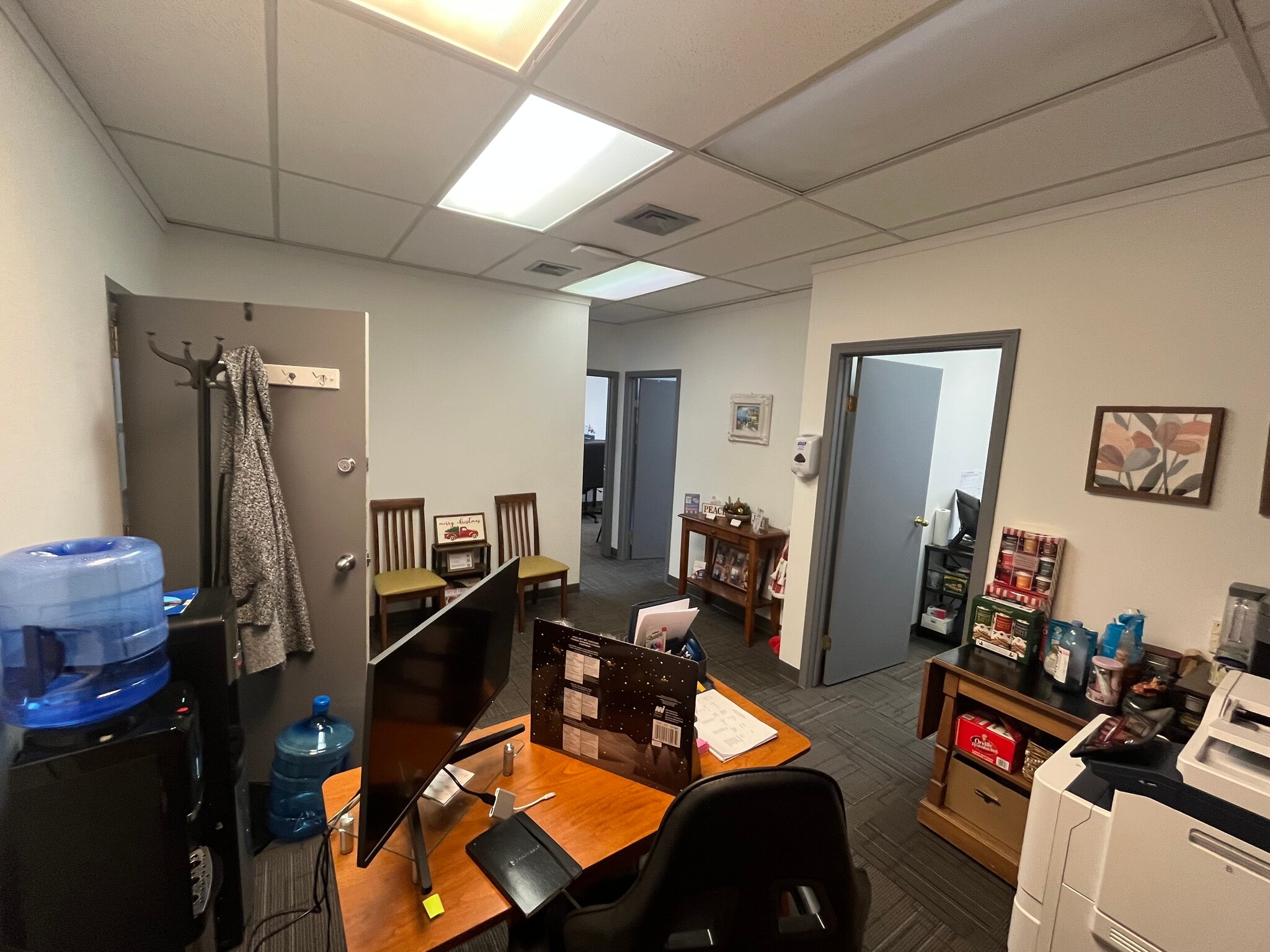 2120 Kensington Rd NW, Calgary, AB à louer Photo intérieure– Image 1 sur 4