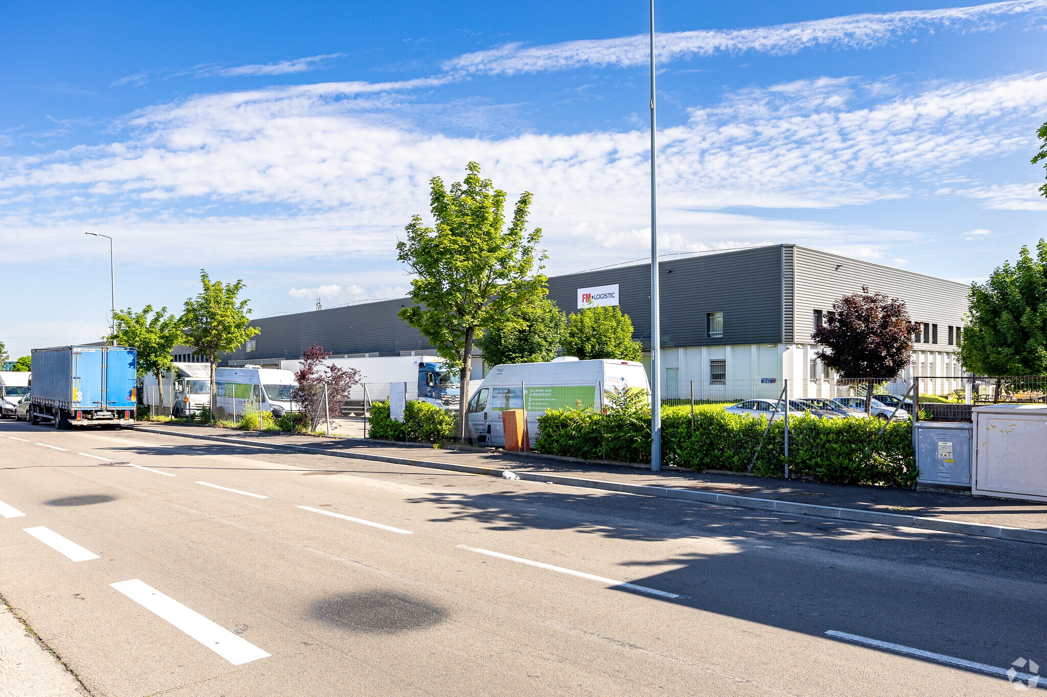 Industriel/Logistique dans Vénissieux à louer Photo principale– Image 1 sur 15