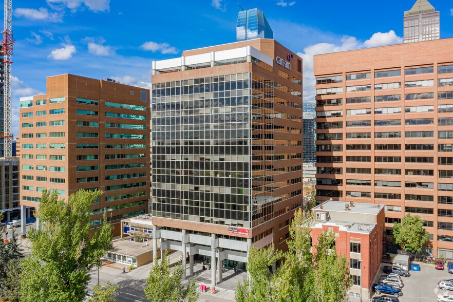 340 12th Ave SW, Calgary, AB à louer - Photo de l’immeuble – Image 2 sur 21