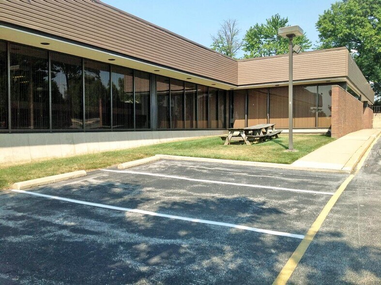 2400 Philadelphia Pike, Claymont, DE à louer - Photo de l’immeuble – Image 2 sur 3