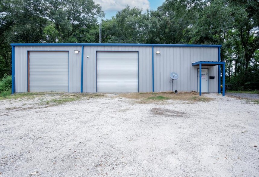 382 Hawthorne Rd, New Waverly, TX à vendre - Photo de l’immeuble – Image 2 sur 24