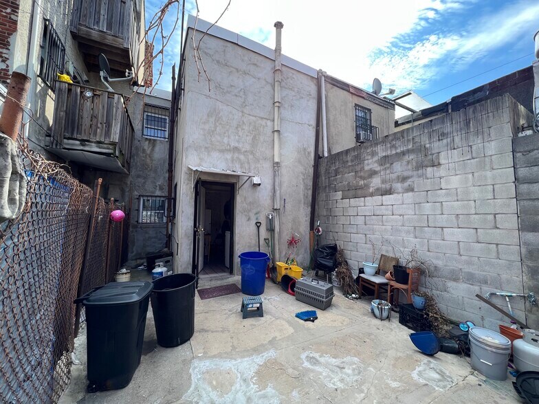1908 S 7th St, Philadelphia, PA à vendre - Photo de l’immeuble – Image 3 sur 12