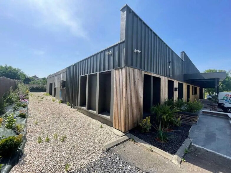 Bureau dans Gauchy à louer - Photo de l’immeuble – Image 1 sur 1