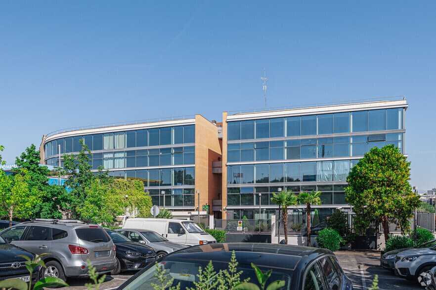 Carretera Fuencarral, 56, Alcobendas, Madrid à vendre - Photo de l’immeuble – Image 2 sur 3