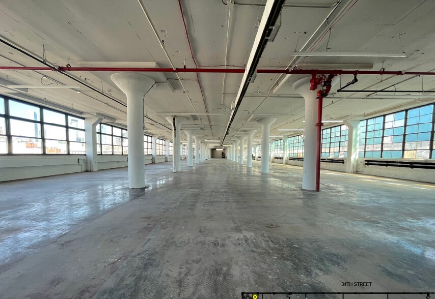 3302 48th Ave, Long Island City, NY à louer - Photo de l’immeuble – Image 2 sur 2