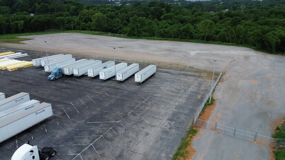 981 Industrial Park Rd, Columbia, TN à louer - Photo de l’immeuble – Image 3 sur 44