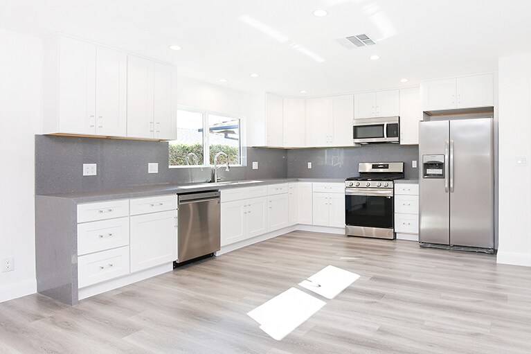 8540 Calvin Ave, Northridge, CA à vendre - Photo de l’immeuble – Image 2 sur 28