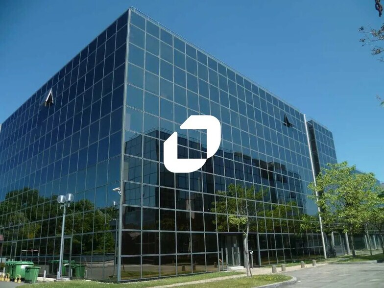 18 Rue Grange Dame Rose, Vélizy-Villacoublay à louer - Photo de l’immeuble – Image 2 sur 15