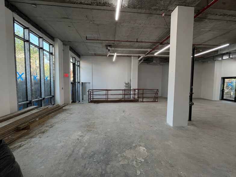 49-18 Vernon Blvd, Long Island City, NY à louer - Photo de l’immeuble – Image 3 sur 8