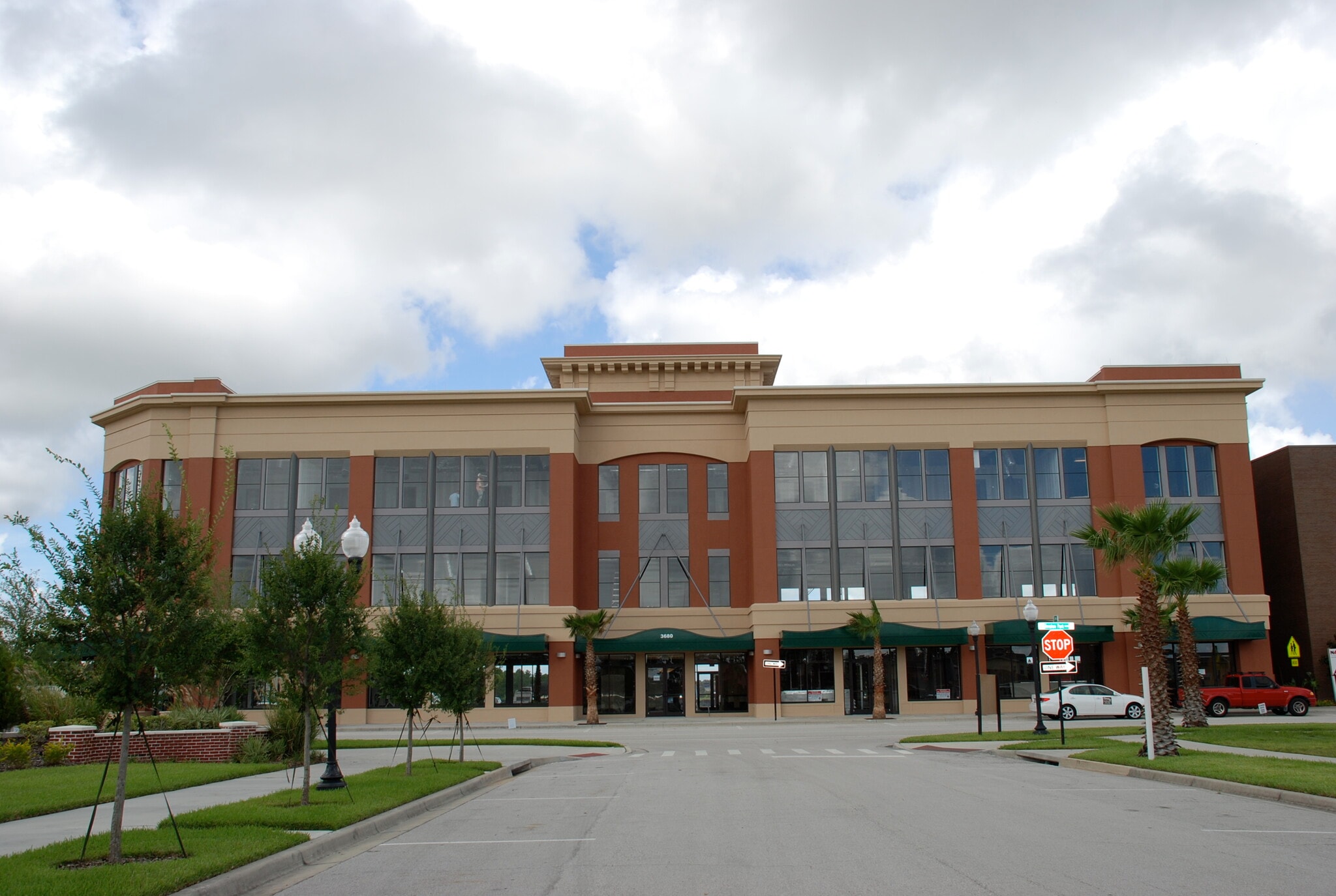 3801 Avalon Park East Blvd, Orlando, FL à louer Photo de l’immeuble– Image 1 sur 4
