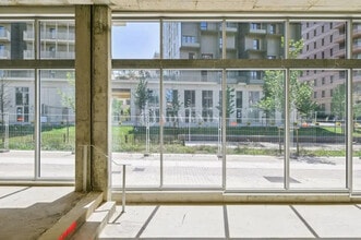 Local commercial dans Saint-Ouen-sur-Seine à louer Photo intérieure– Image 2 sur 7