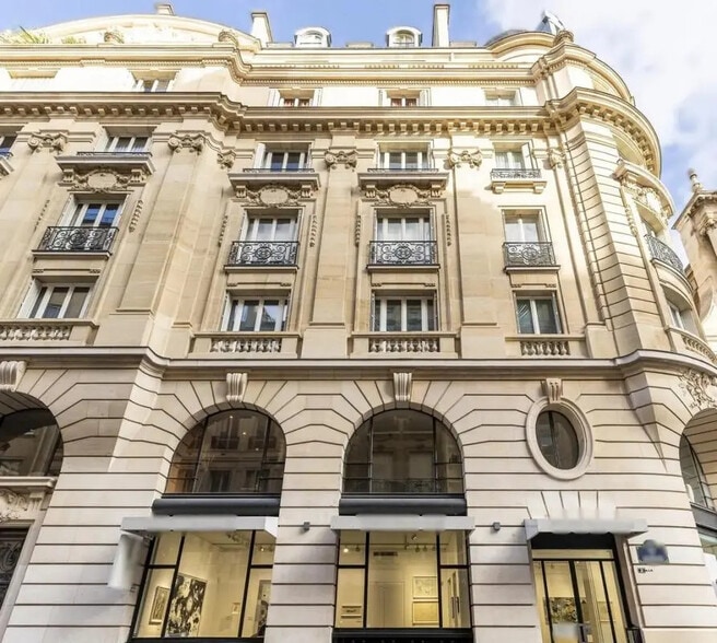 Local commercial dans Paris à vendre - Photo de l’immeuble – Image 1 sur 5