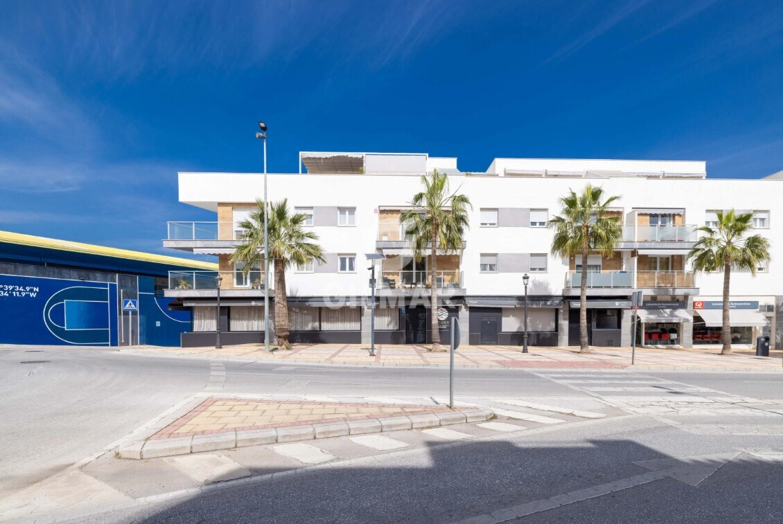 Immeuble residentiel dans Alhaurín de la Torre, Málaga à vendre Photo principale– Image 1 sur 3