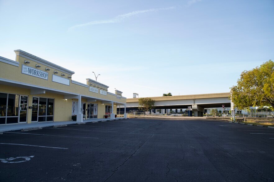 McGregor Village portefeuille de 10 biens à vendre sur LoopNet.fr - Photo de l’immeuble – Image 2 sur 12