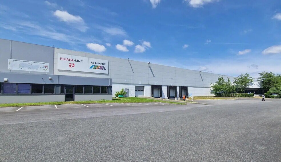 Industriel/Logistique dans Lieusaint à louer - Photo de l’immeuble – Image 1 sur 6