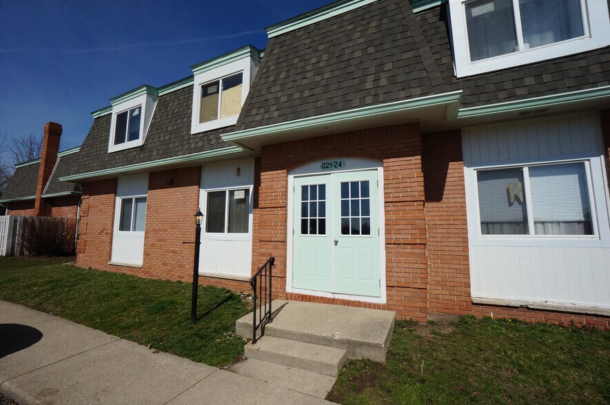 2505 E 10th St, Anderson, IN à vendre - Photo de l’immeuble – Image 2 sur 10