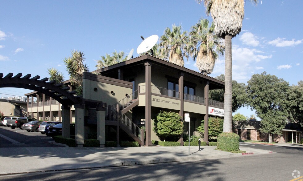 1031 15th St, Modesto, CA à louer - Photo de l’immeuble – Image 3 sur 3