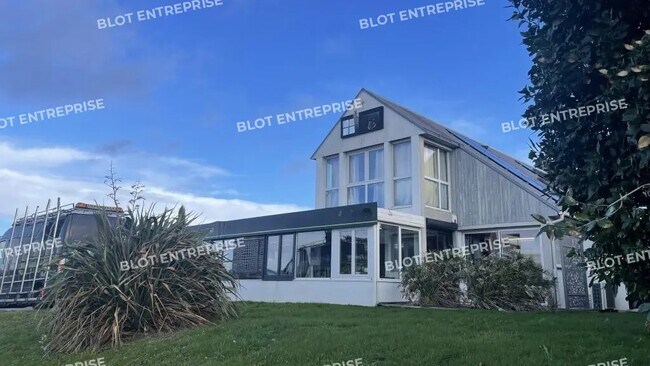 Plus de détails pour Local commercial à vendre