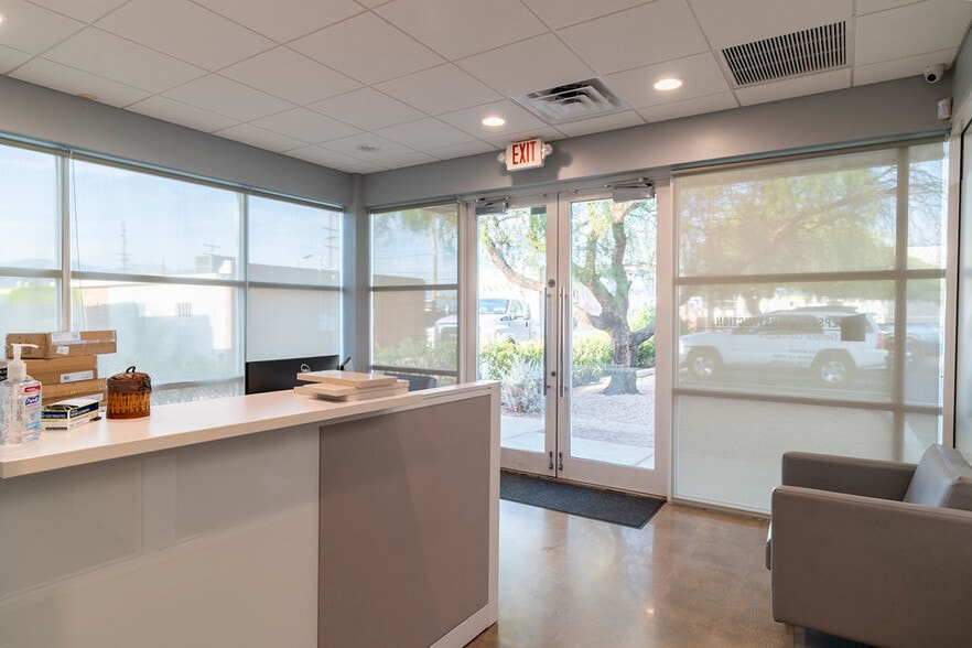 870 S Campbell Ave, Tucson, AZ à vendre - Hall d’entrée – Image 2 sur 17