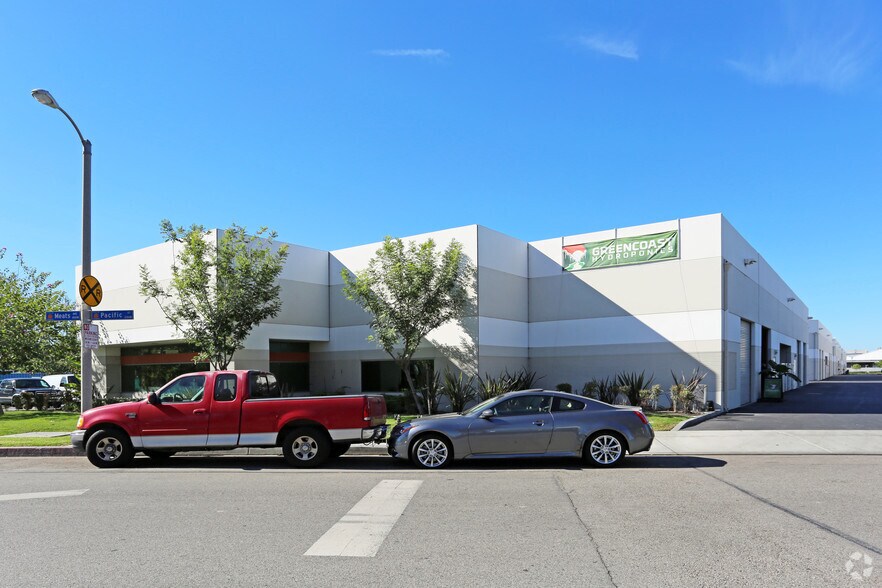 492-496 W Meats Ave, Orange, CA à louer - Photo de l’immeuble – Image 2 sur 6