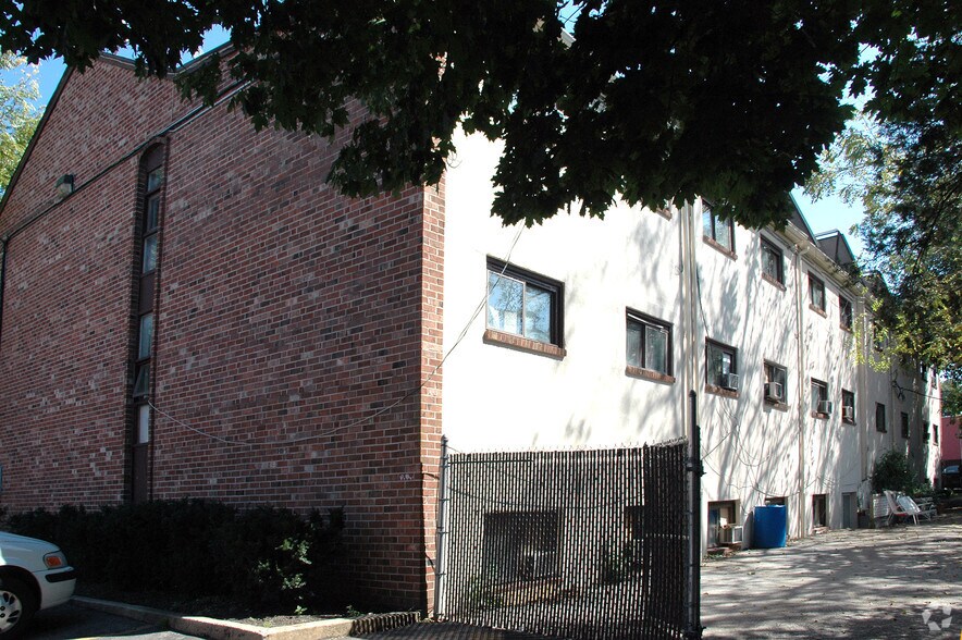 340 W Washington St, West Chester, PA à vendre - Photo de l’immeuble – Image 2 sur 7