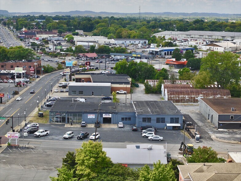 214 W Main St, Gallatin, TN à louer - Photo de l’immeuble – Image 2 sur 17