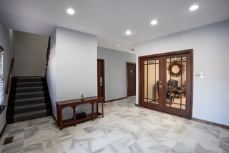 1900 E 15th St, Edmond, OK à vendre Photo intérieure– Image 2 sur 9