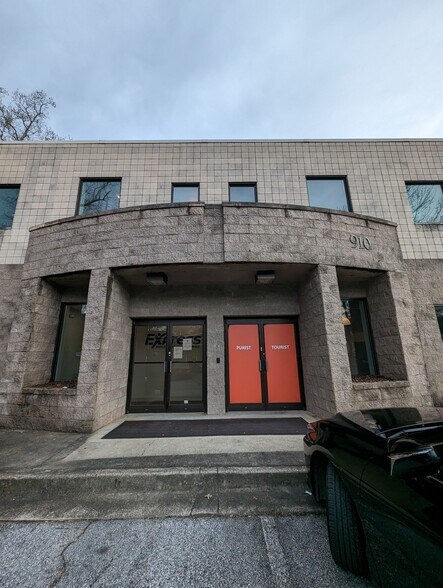 910 Church St, Decatur, GA à louer - Photo de l’immeuble – Image 3 sur 8