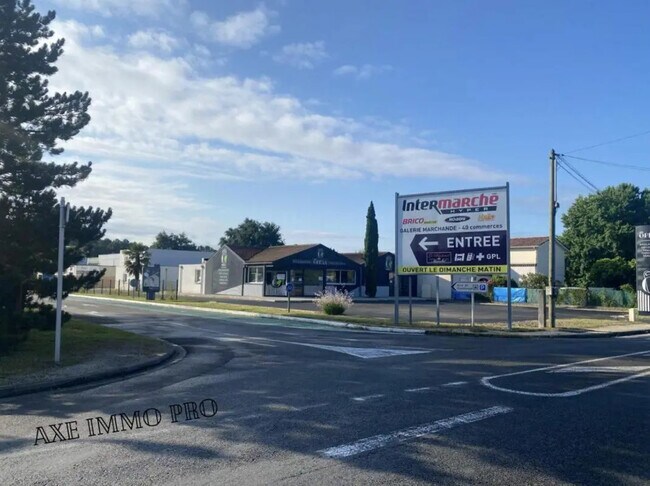 Plus de détails pour Local commercial à vendre