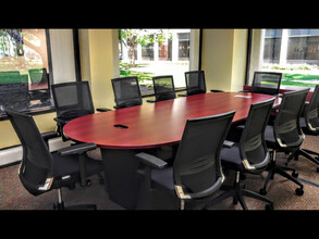 8745 W Higgins Rd, Chicago, IL à louer Photo intérieure– Image 2 sur 5