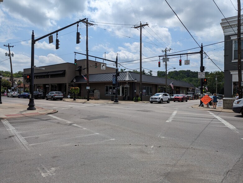 203-209 W Loveland Ave, Loveland, OH à louer - Photo principale – Image 1 sur 3