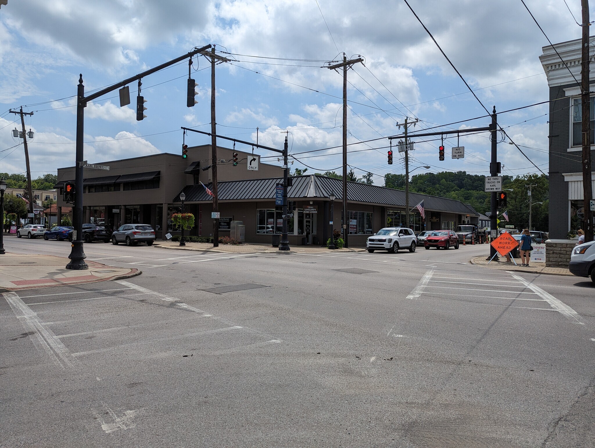 203-209 W Loveland Ave, Loveland, OH à louer Photo principale– Image 1 sur 4