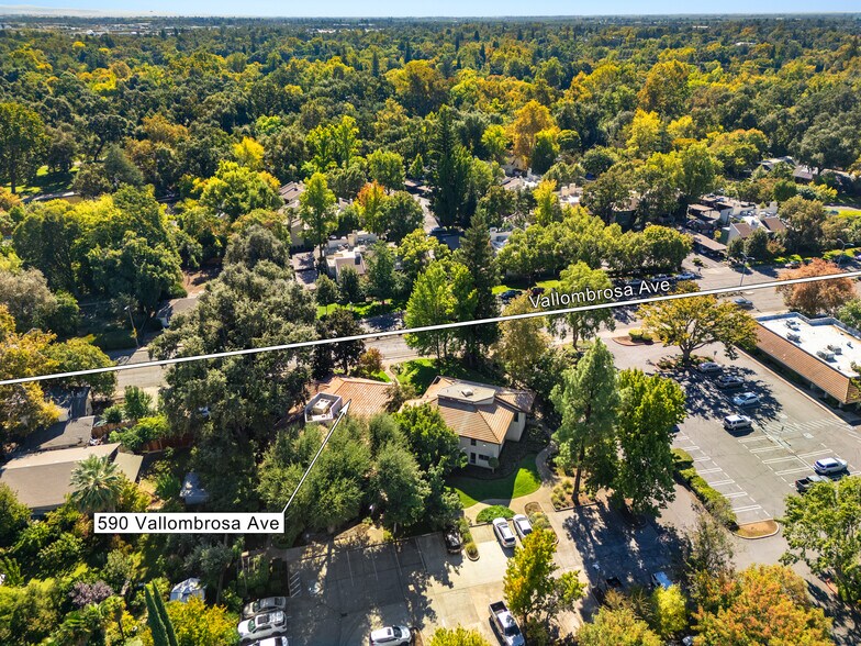 590 Vallombrosa Ave, Chico, CA à vendre - Aérien – Image 2 sur 6