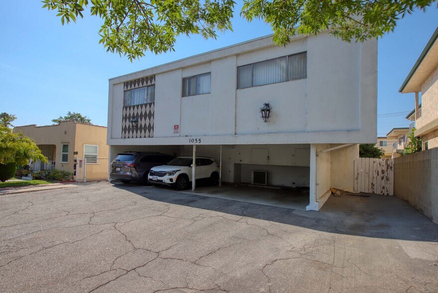 1055 Grover Ave, Glendale, CA à vendre - Photo de l’immeuble – Image 3 sur 31