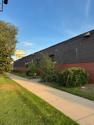 Plus de détails pour 28455 Plymouth Rd, Livonia, MI - Local commercial à vendre