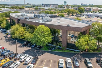 825 E Gate Blvd, Garden City, NY - Vue aérienne  vue de carte - Image1