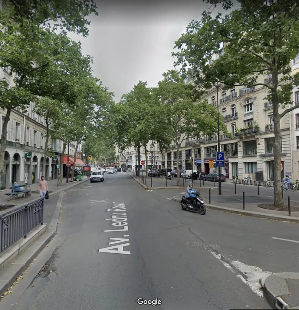 Local commercial dans Paris à louer Aérien– Image 1 sur 4