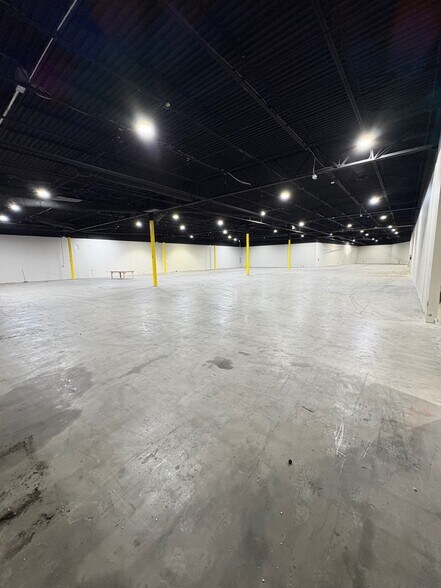 7075 Fm 1960 Rd W, Houston, TX à louer - Photo de l’immeuble – Image 3 sur 14