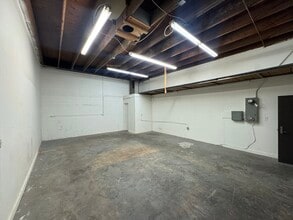 11019-11023 Glenoaks Blvd, Pacoima, CA à louer Photo intérieure– Image 2 sur 3