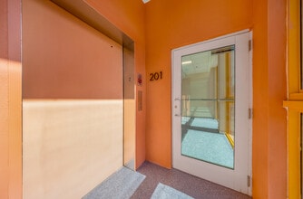 123 NW 14th st, Miami, FL à louer Photo de l’immeuble– Image 2 sur 14