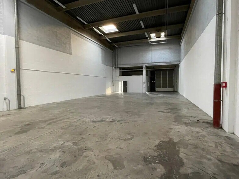 9 Chaussée Jules César, Osny à louer - Photo de l’immeuble – Image 2 sur 4